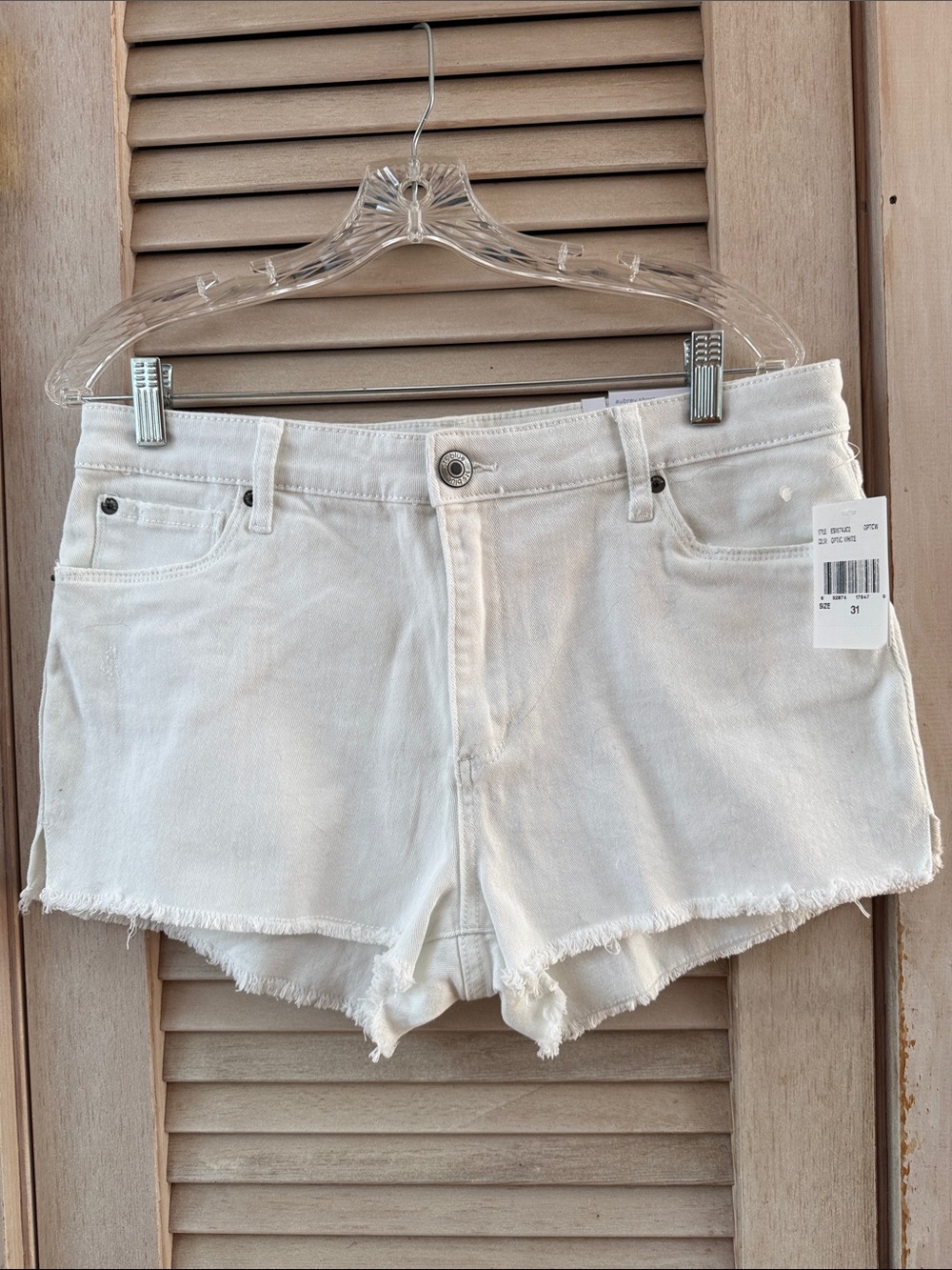 STS Blue Aubrey Short White Frayed Hem Denim Stretch Size 31, 10” high rise